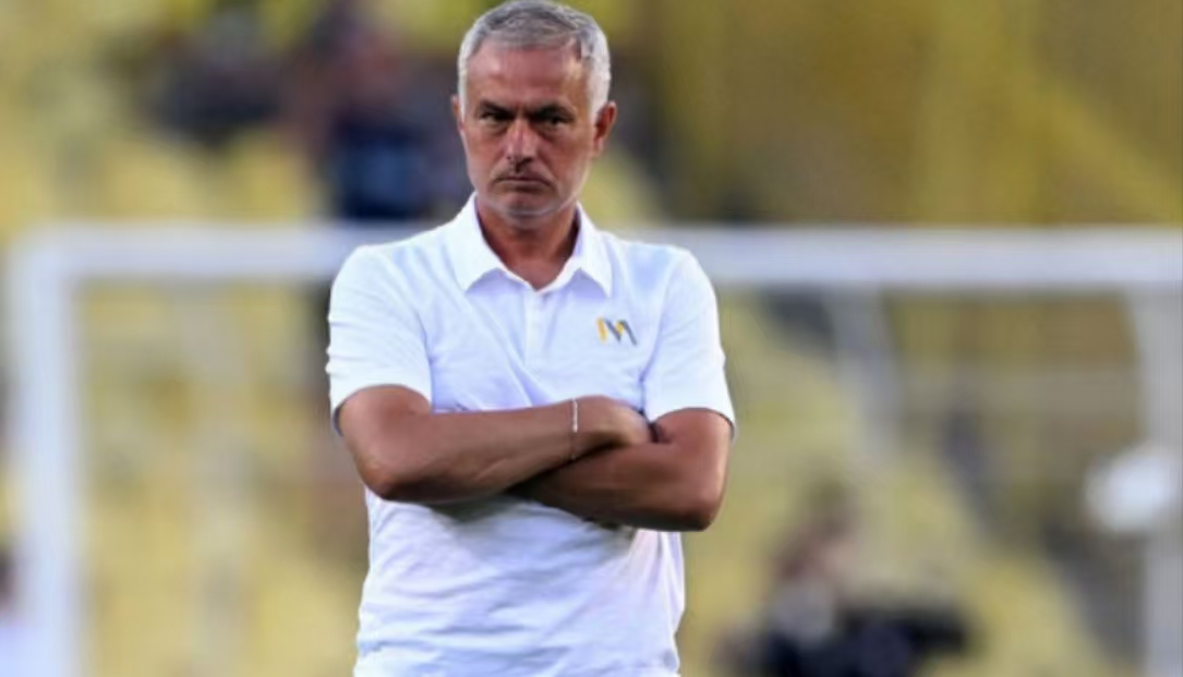 穆里尼奥：齐沃有勇气和个性，但我希望他别拿三冠王