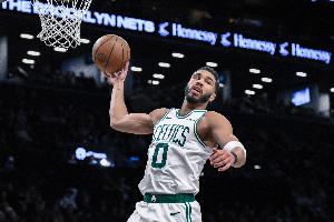 开云-马祖拉谈塔图姆伤势：看起来还好&amp;目前在冰敷 现在要多加注意了