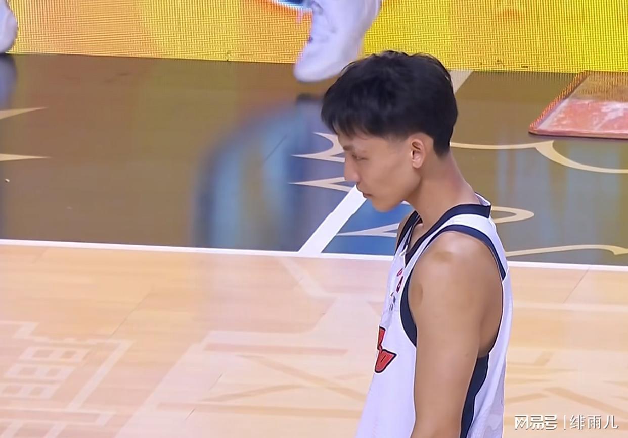 kaiyun-无缘国家队12人大名单？徐杰伤情曝光，男篮后卫线惨遭重大打击！